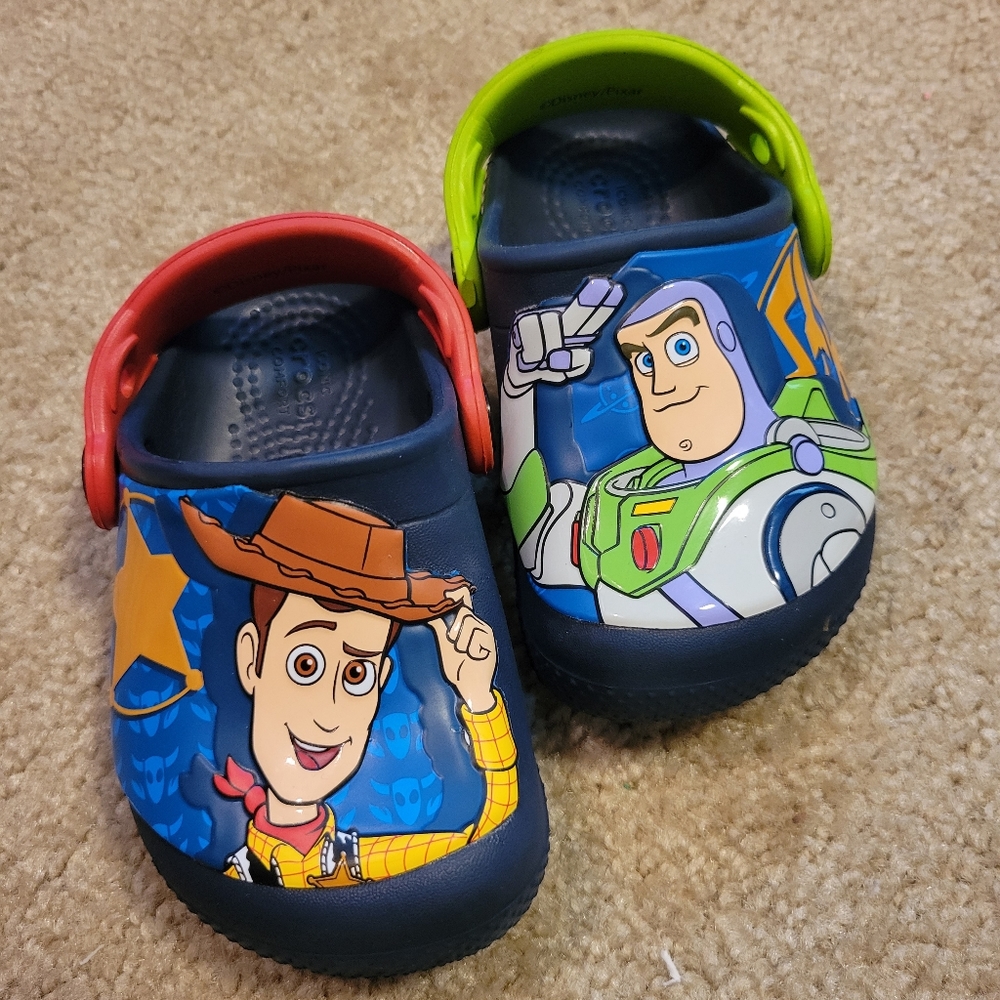 *LIKE NEW* Crocs Toy Story Toddler Size 6